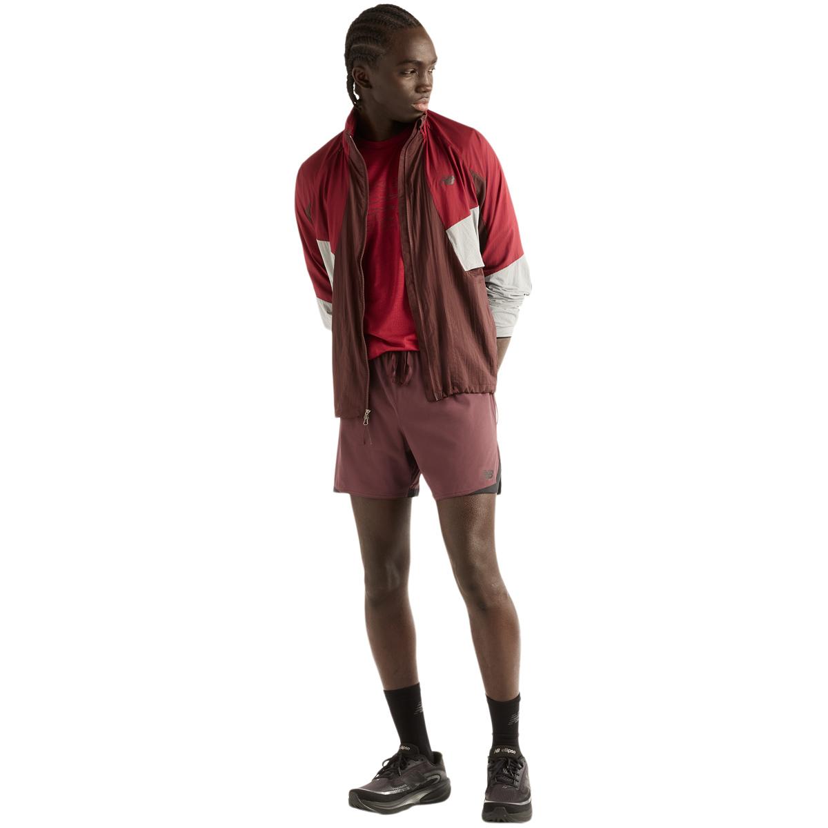 New Balance Athletics Run 5" Løbeshorts Herre CHERRY LEATHER