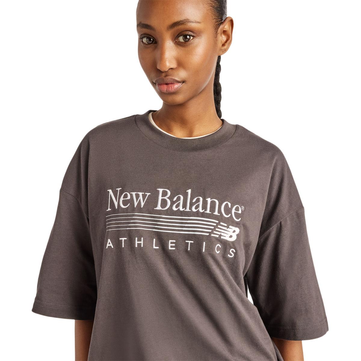 New Balance Trackside Oversized T-shirt Dame BLACK CEMENT