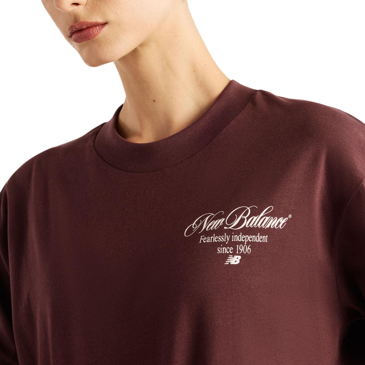 New Balance Pressed Flowers Relaxed T-skjorte Dame CHERRY LEATHER