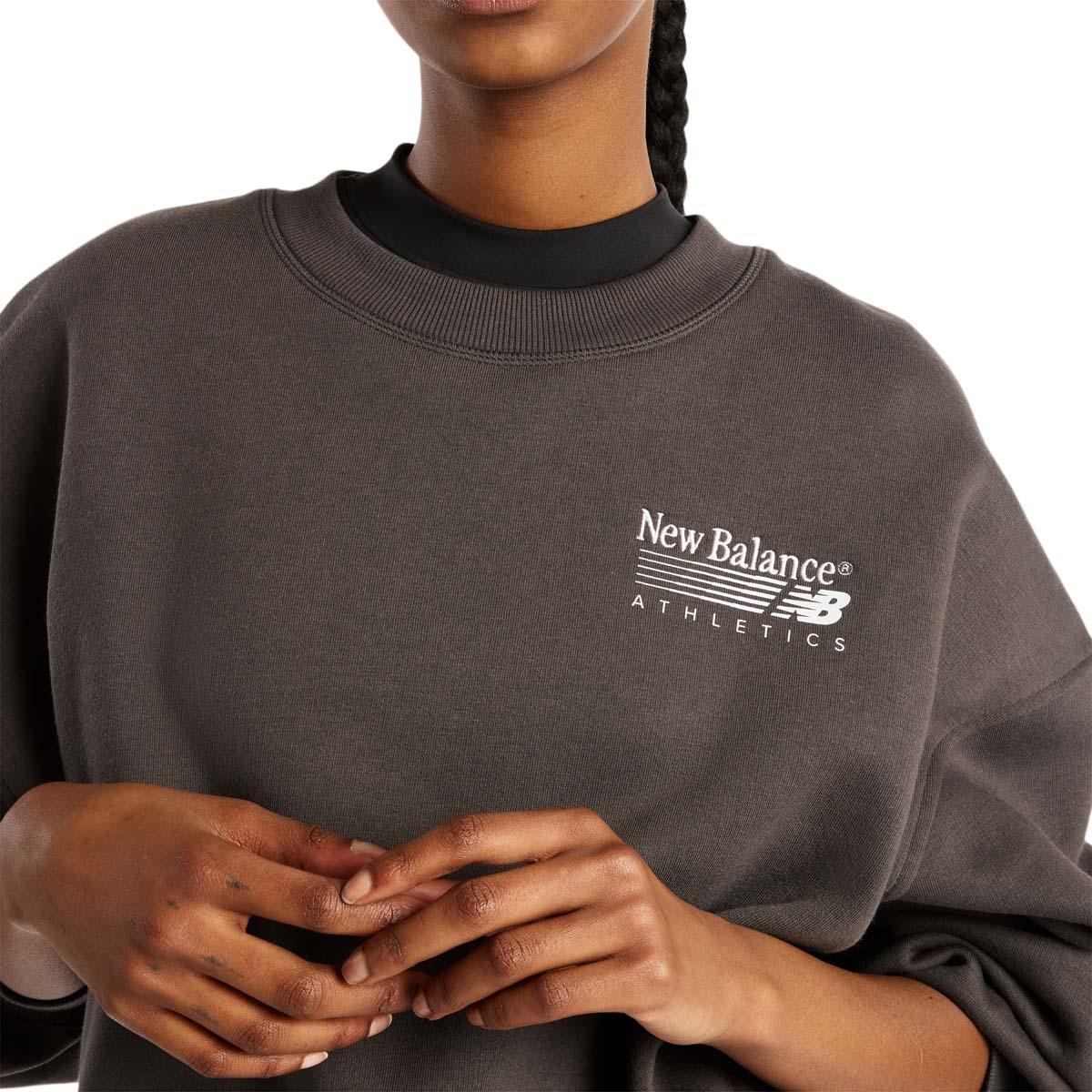 New Balance Trackside Crew Sweatshirt Dame BLACK CEMENT