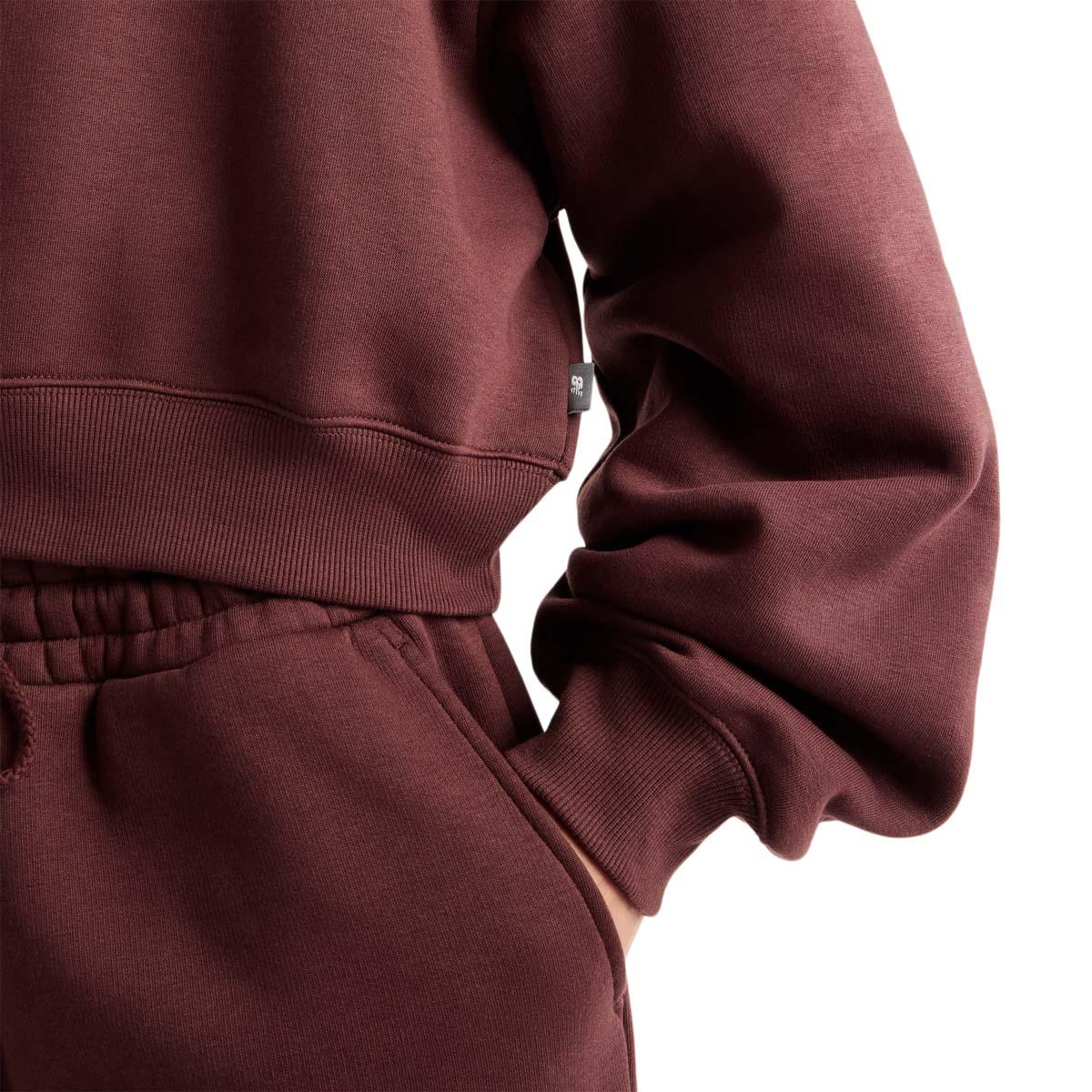 New Balance Trackside Crew Sweatshirt Dame CHERRY LEATHER