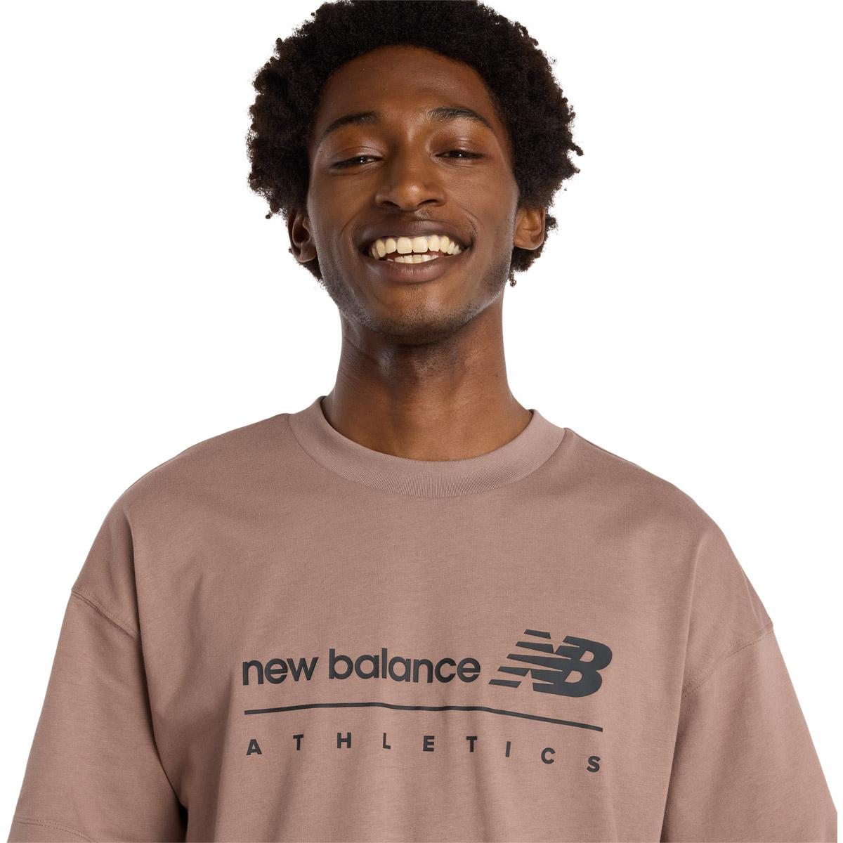 New Balance Linear Graphic T-shirt Herre Brown