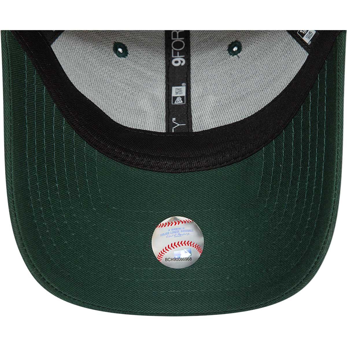 New Era 9FORTY League Essential New York Yankees Strapback Cap Green
