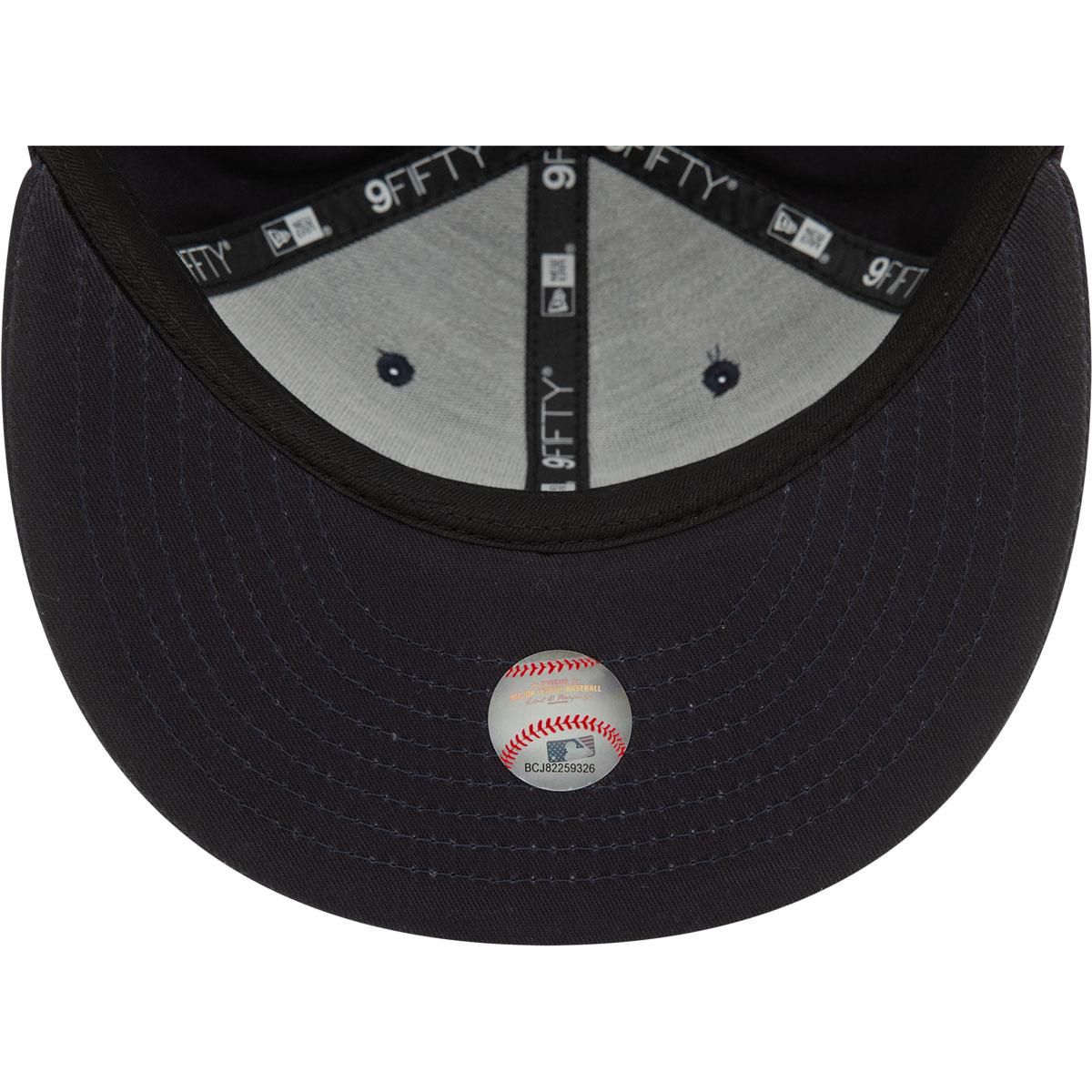 New Era 9FIFTY Wordmark Patch New York Yankees Snapback Cap Black