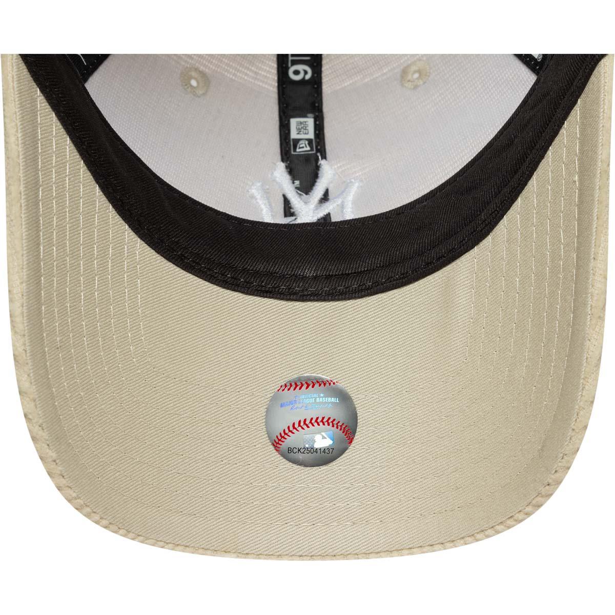 New Era 9TWENTY New York Yankees Cord Strapback Cap Beige