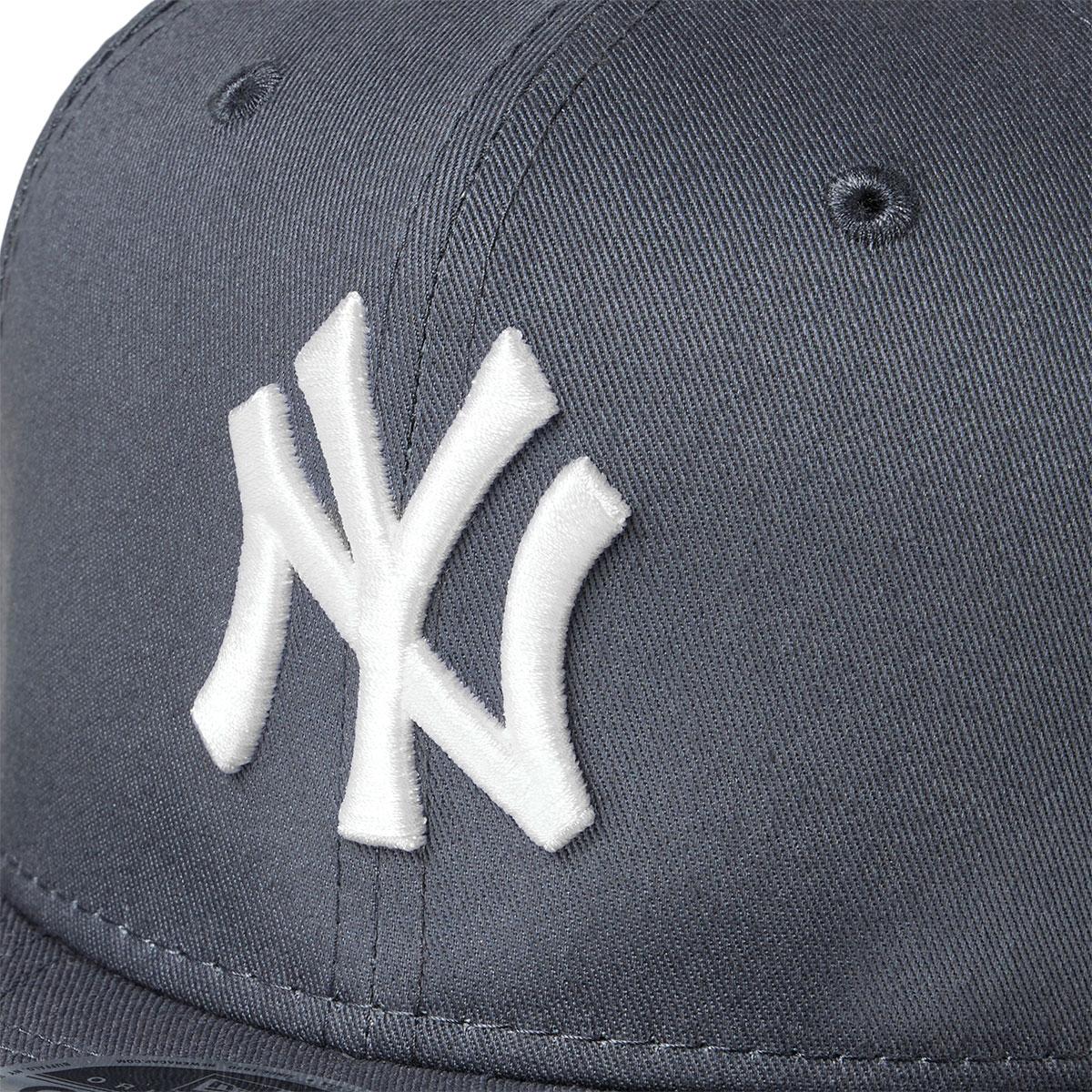 New Era 9FIFTY League Essential New York Yankees Snapback Cap Grey