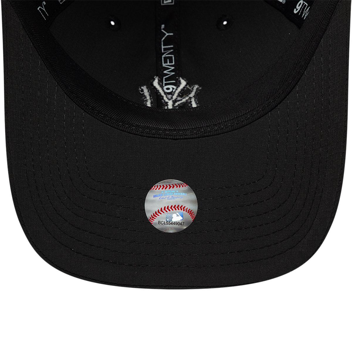 New Era 9TWENTY New York Yankees Strapback Cap BLACK