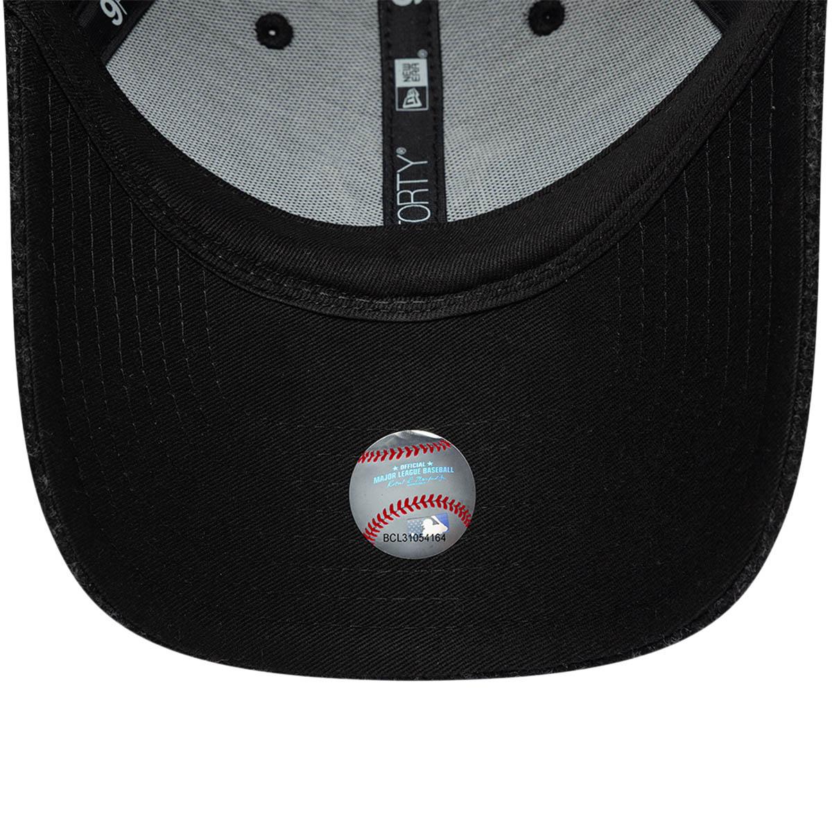 New Era 9FORTY Winter New York Yankees Snapback Cap BLACK