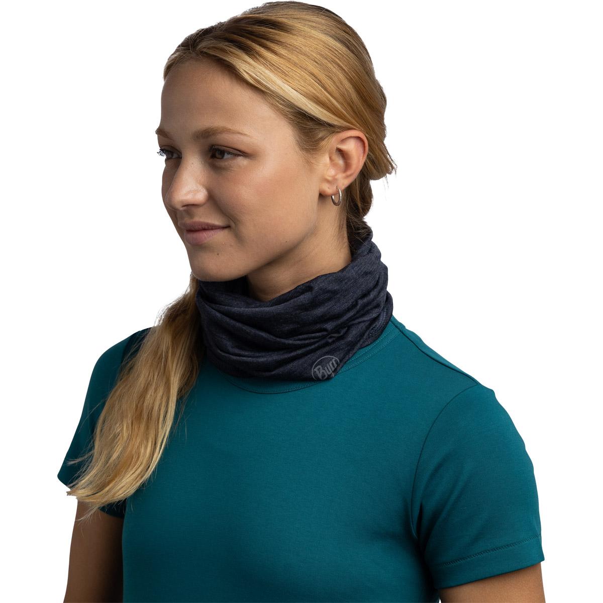 Buff Lightweight Merinould Halsedisse MELANGE NIGHT BLUE