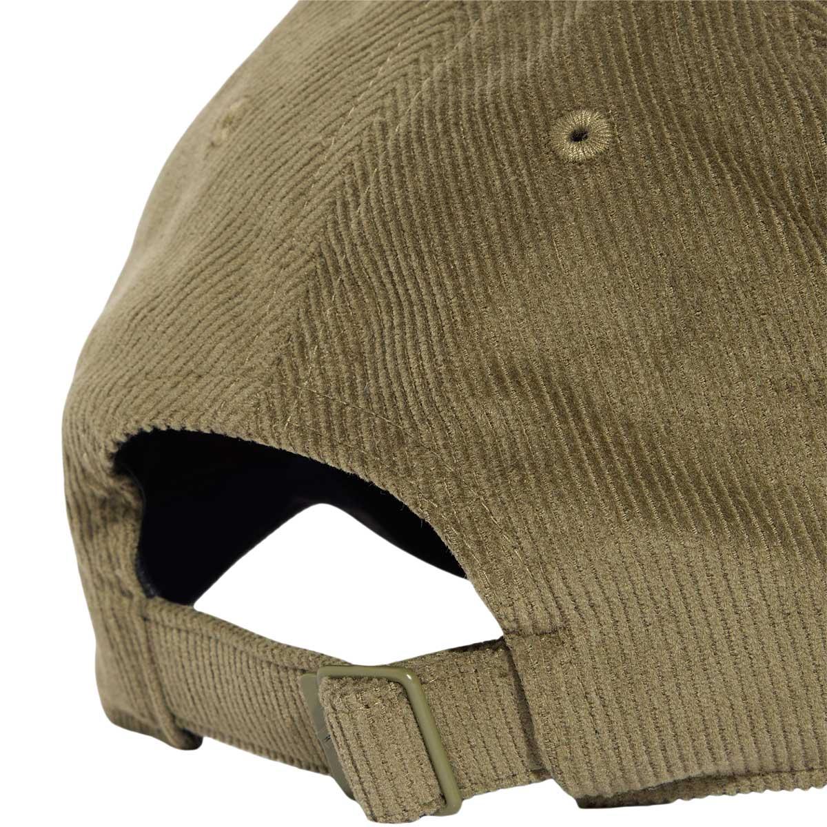 adidas Corduroy Strapback Cap OLISTR/NGTCAR