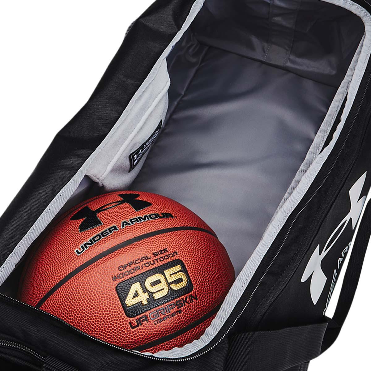 Under Armour Undeniable 5.0 Medium Duffle Sportsveske BLACK
