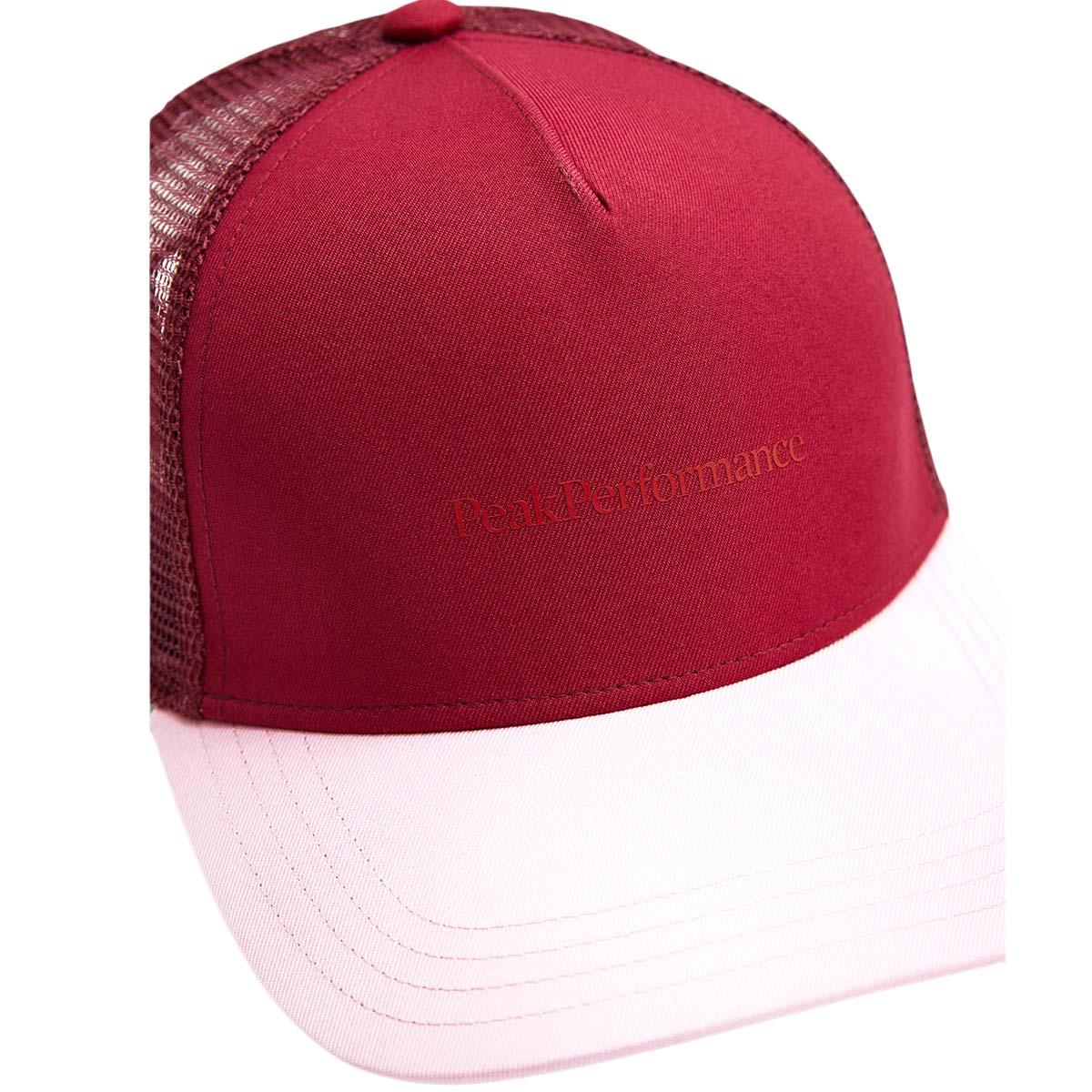 Peak Performance Trucker Snapback Cap Wild Rouge