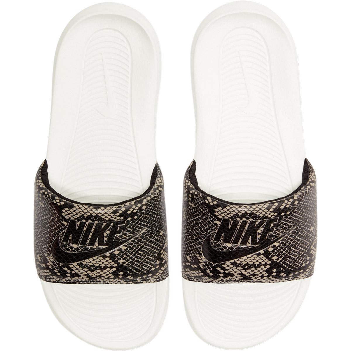 Nike Victori One Print Slide Badesandaler Dame DESERT SAND/BLACK-SUMMIT WHITE