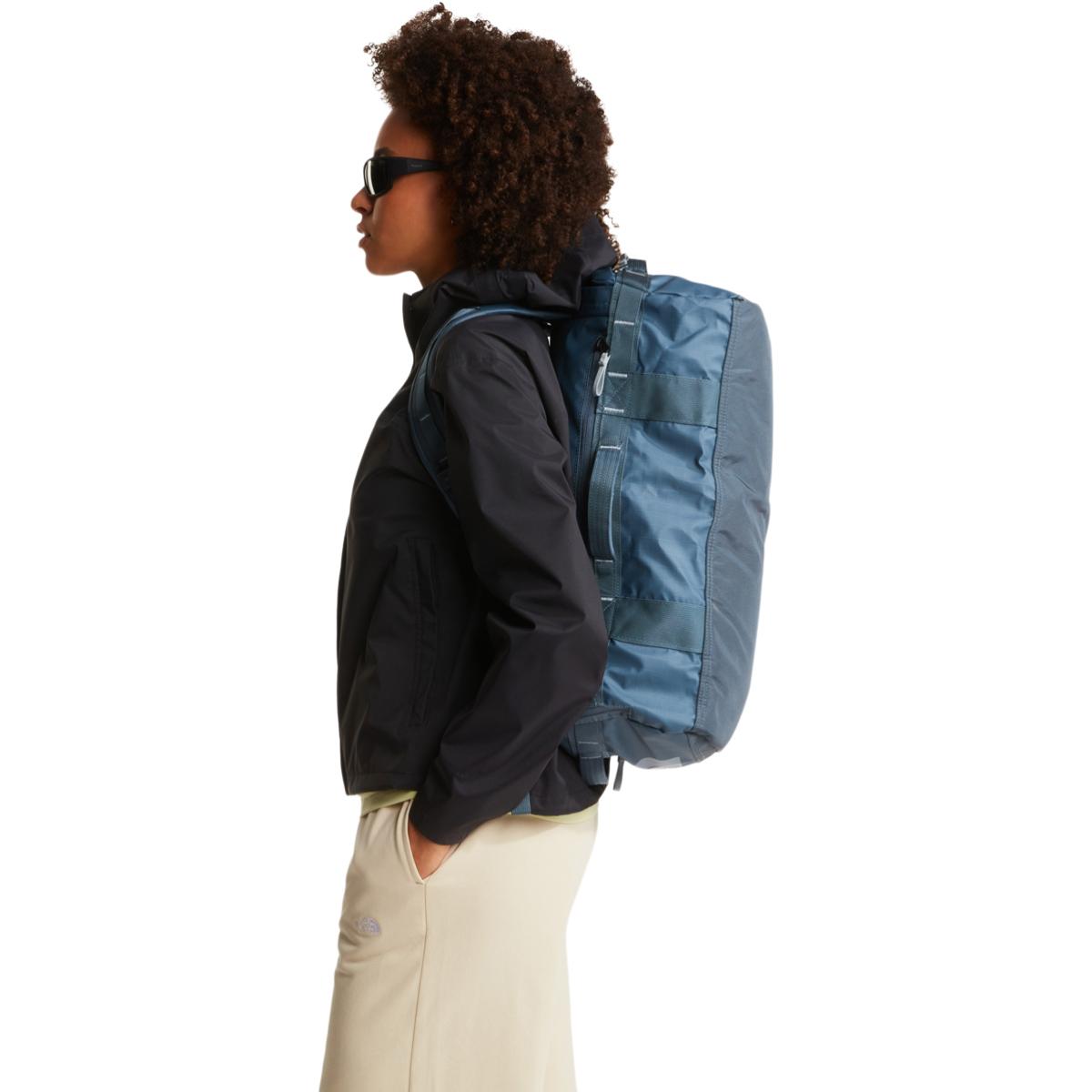 The North Face Base Camp Voyager 32L Duffelbag Blue