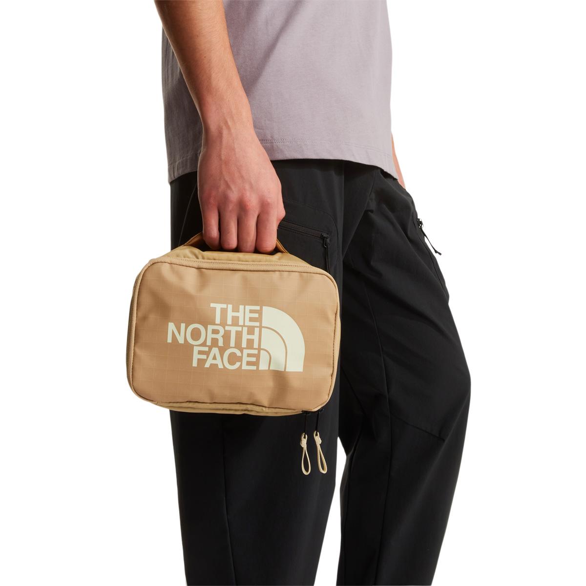 The North Face Base Camp Voyager Toalettveske Beige