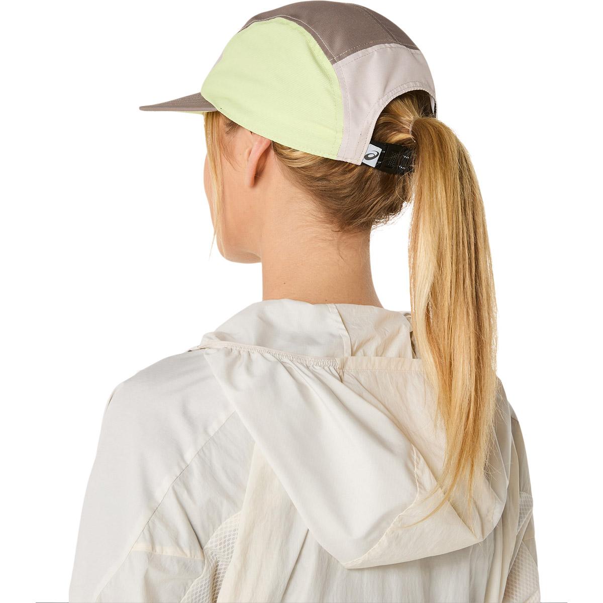 ASICS 5 Panel Løbe Cap TAUPE GREY/MINERAL BEIGE /HUDD